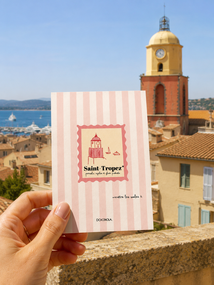 Carte postale Saint-Tropez édition limitée devant le clocher